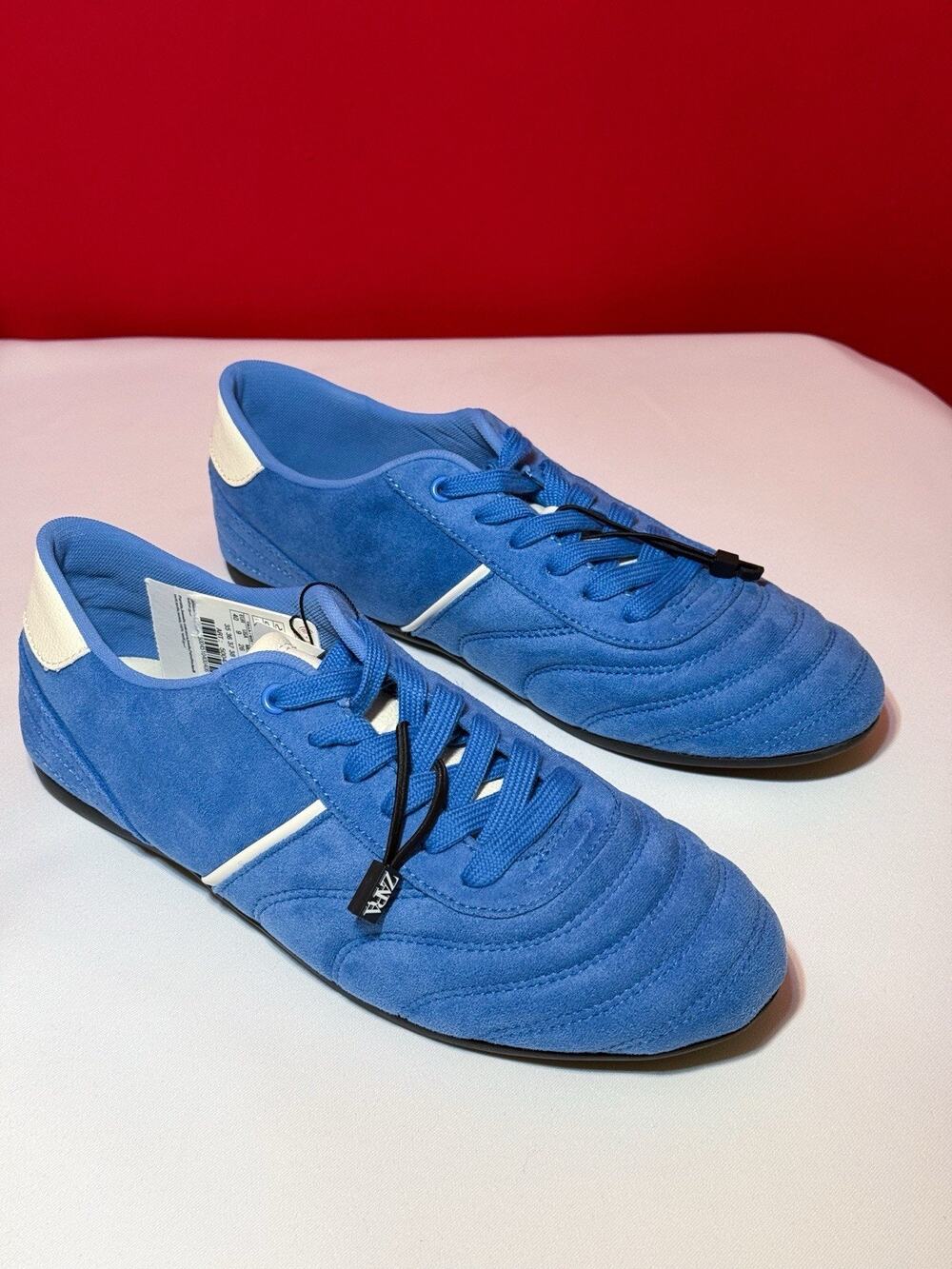 Sz US 10  Zara Women’s Padded Running Shoe Light Blue White Sneakers